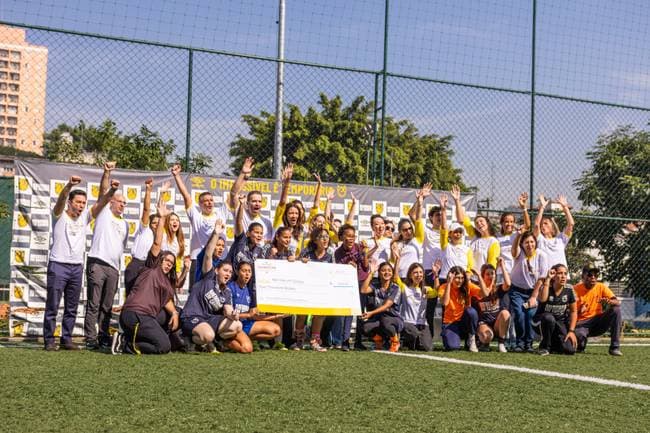Rimini Foundation - Meninas em Campo